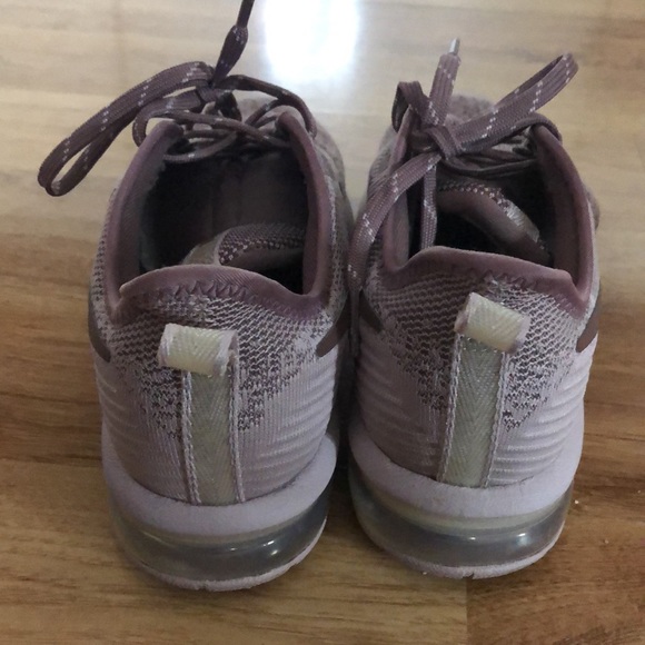 NIKE Air Max - Picture 3 of 5